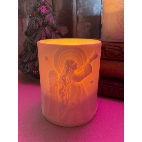 Mikasa Bisque Porcelain Embossed Christmas Candleholders Pair - Picture 7 of 9